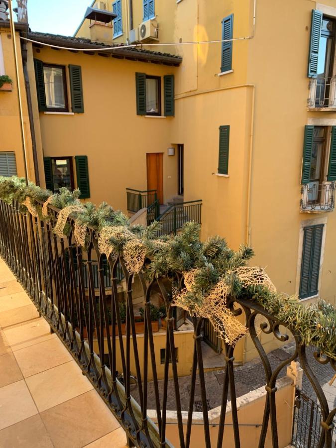 Palazzo Teatro Vecchio-Holiday Suites Salò Εξωτερικό φωτογραφία