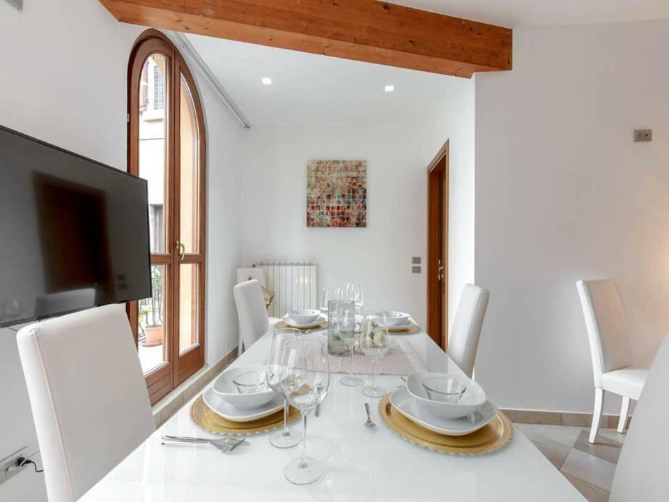 Palazzo Teatro Vecchio-Holiday Suites Salò Εξωτερικό φωτογραφία