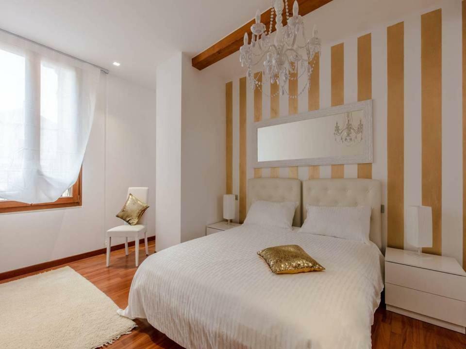 Palazzo Teatro Vecchio-Holiday Suites Salò Εξωτερικό φωτογραφία