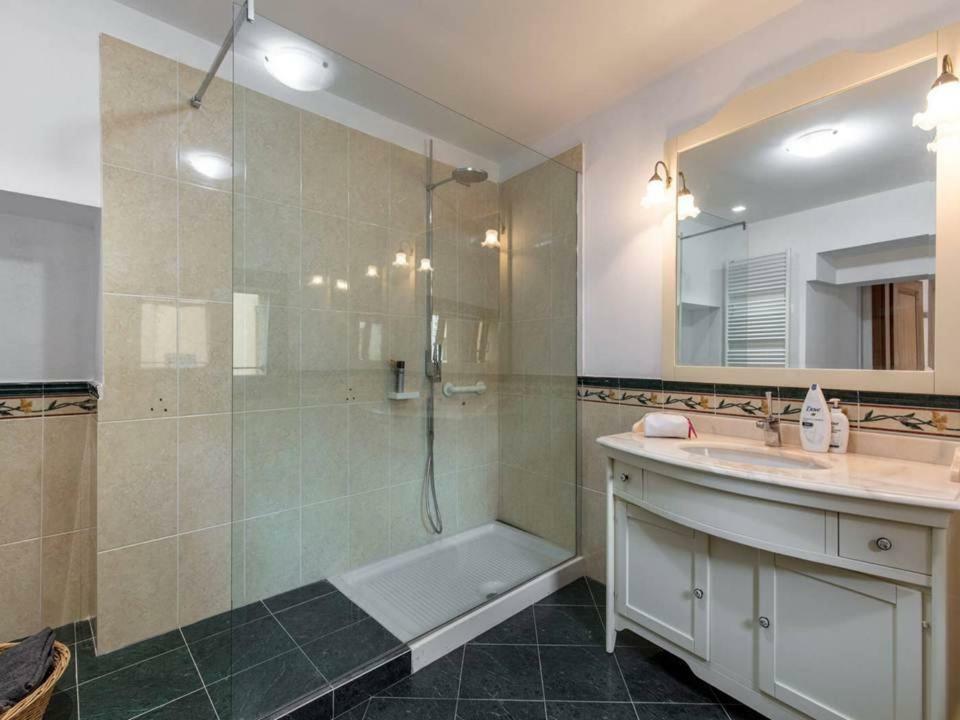 Palazzo Teatro Vecchio-Holiday Suites Salò Εξωτερικό φωτογραφία