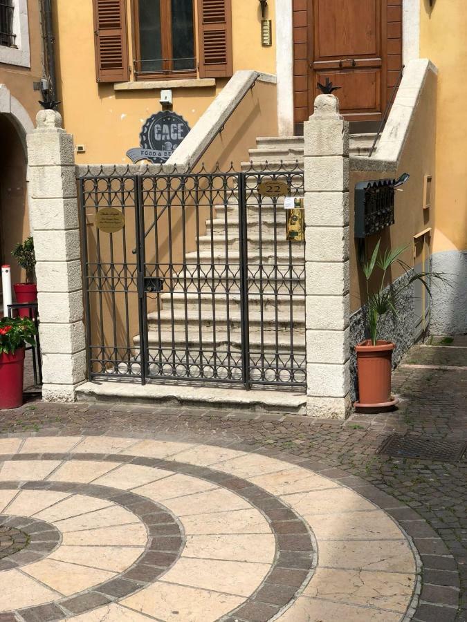 Palazzo Teatro Vecchio-Holiday Suites Salò Εξωτερικό φωτογραφία