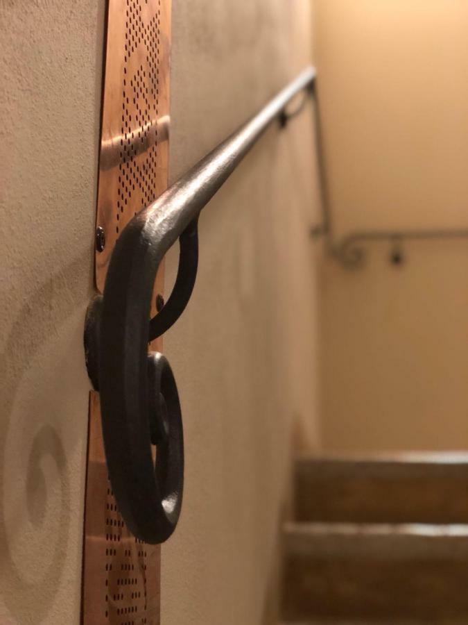 Palazzo Teatro Vecchio-Holiday Suites Salò Εξωτερικό φωτογραφία